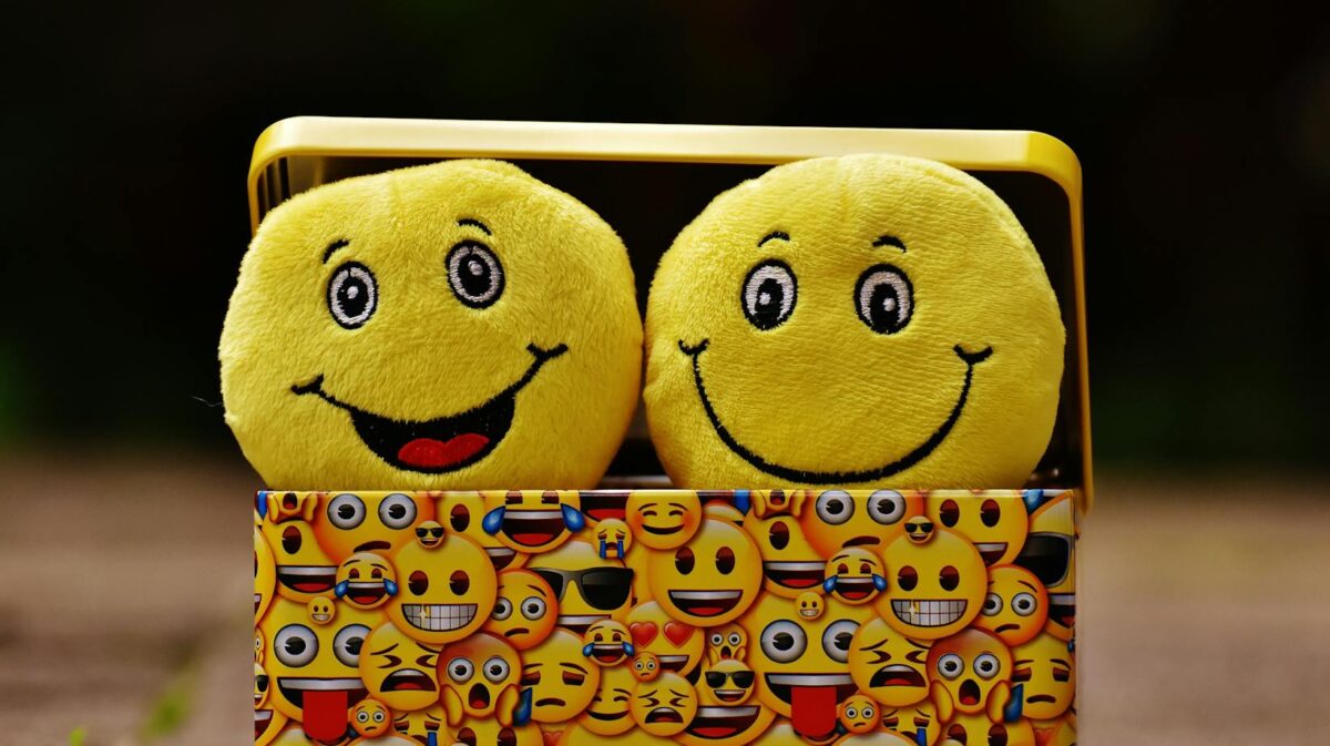 how does emoji make money