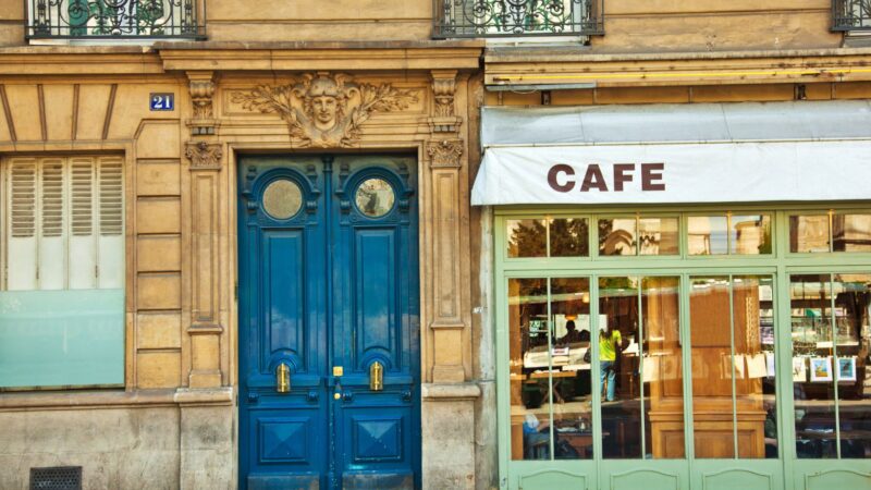 Why Designers Look at Restaurant and Café Interiors for Logo Inspiration